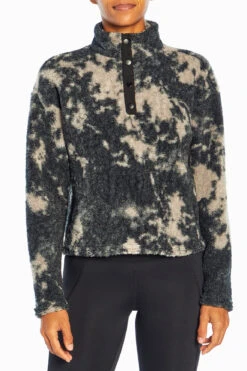 Marika Tyra Cropped Sherpa Pullover 29 Marika Tyra Cropped Sherpa Pullover -Marika MLQ0113A ZD0.33228 22338ca9 e8e0 4fd3 80cf 6358e4debafc