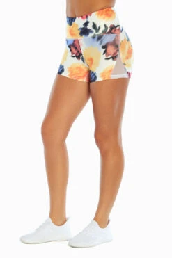 Marika Jane Hottie Short