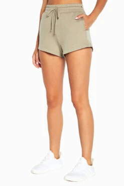 Marika Easy Side Pocket Short